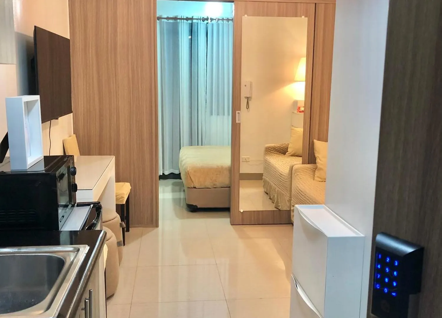 Sunrise Condo In Pasay 0*,